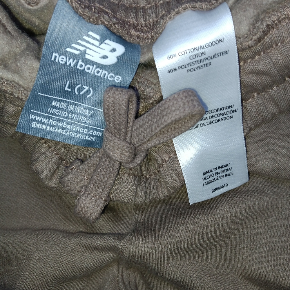 New Balance Brown Cargo Shorts - Picture 5 of 8